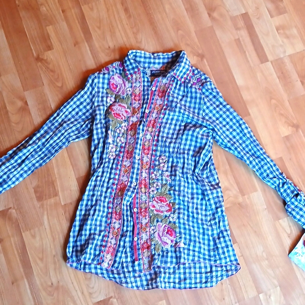 NWT Johnny Was embroidered top